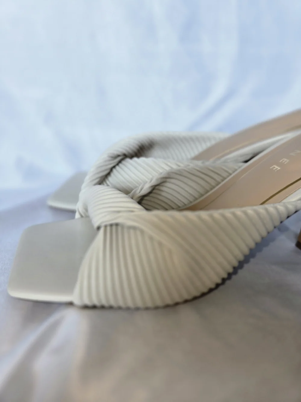Journee Greer Beige Faux Leather Square Toe Mule Slip On Kitten Heels 8.5 M
